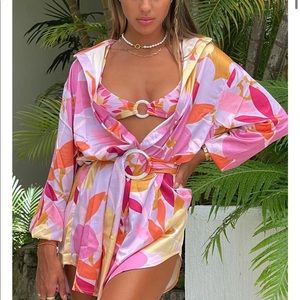 White fox boutique “Island Dream Shirt Dress” in retro floral size S/M. NEW